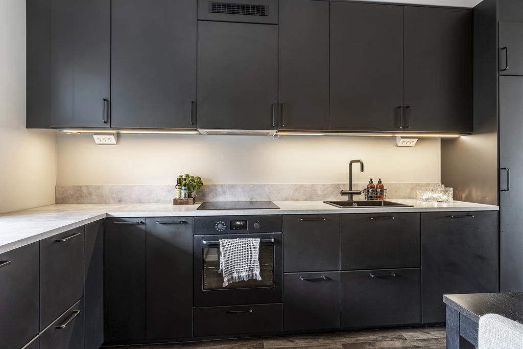 Kök med praktiska arbetsytor