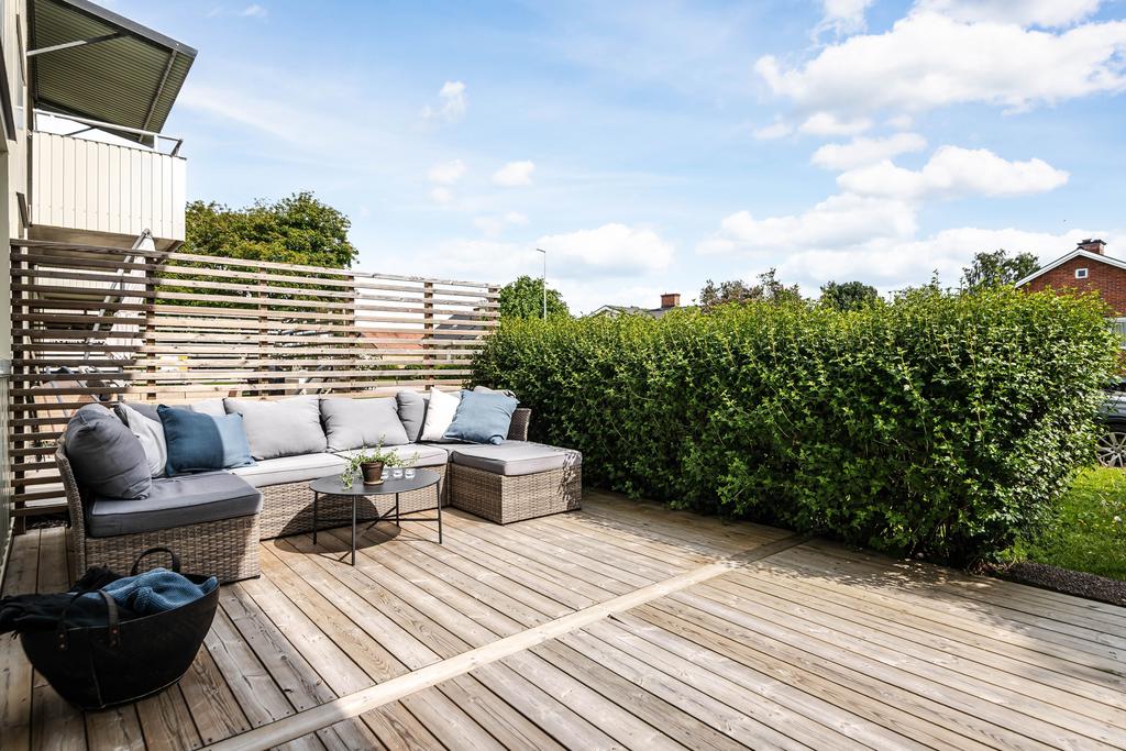 Här kan du umgås med vänner och  sola insynsskyddat. 