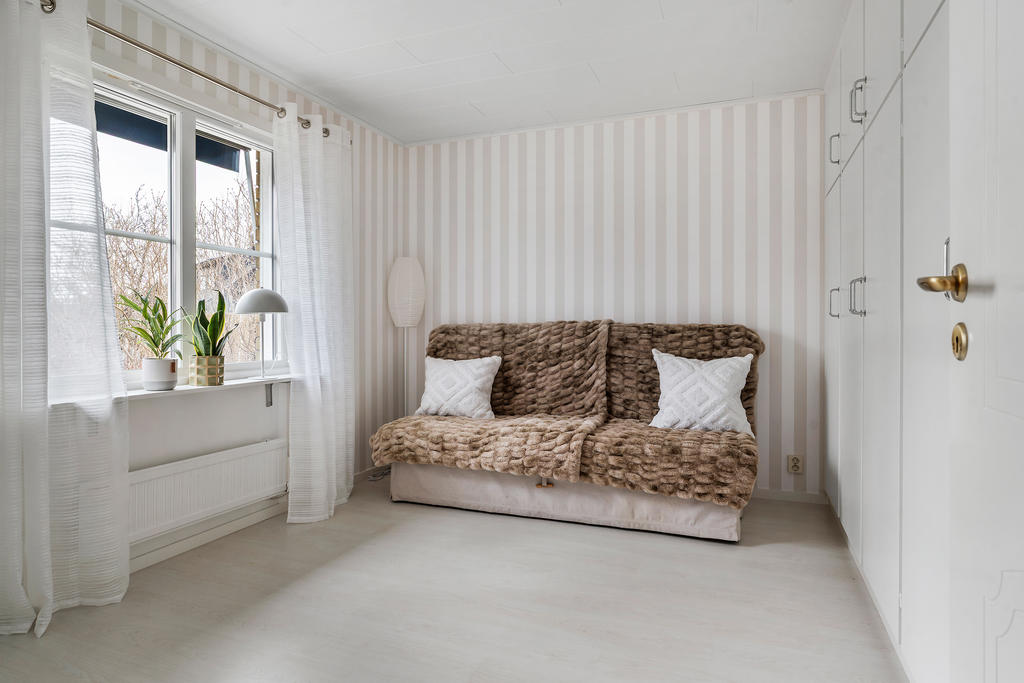 Sovrum på entréplan