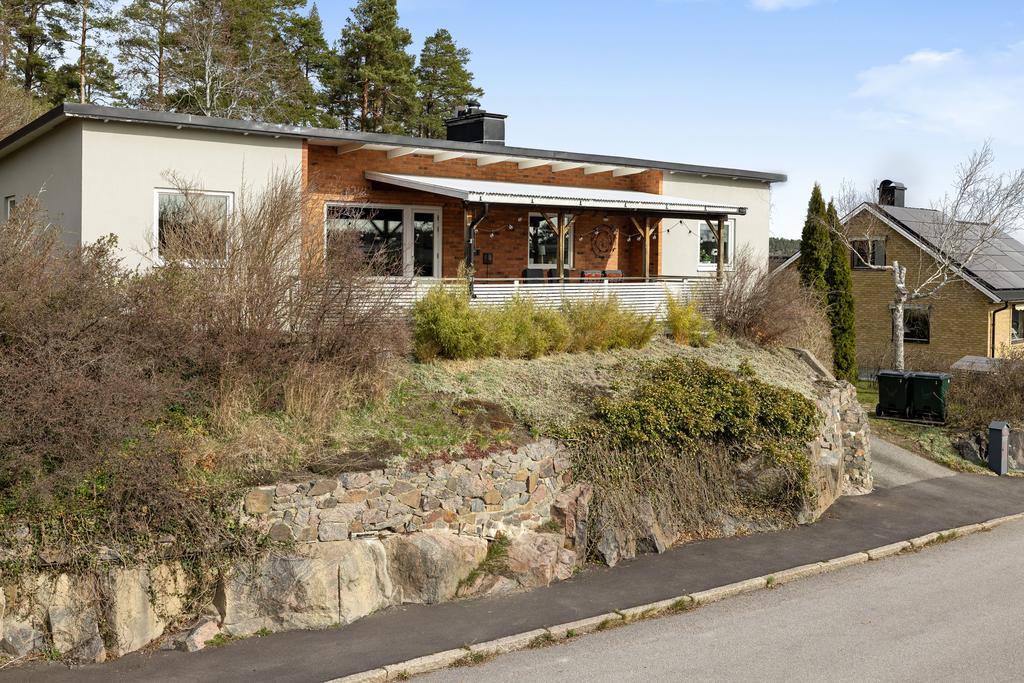 Upplev ett högt läge med utsikt över fina landmärken i Söderköping!