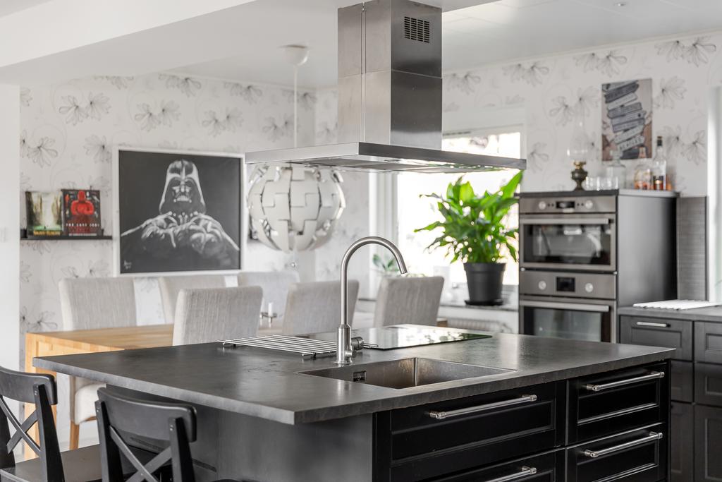 Dom sociala ytorna här är väldigt inbjudande och det finns gott om plats för alla nära och kära.