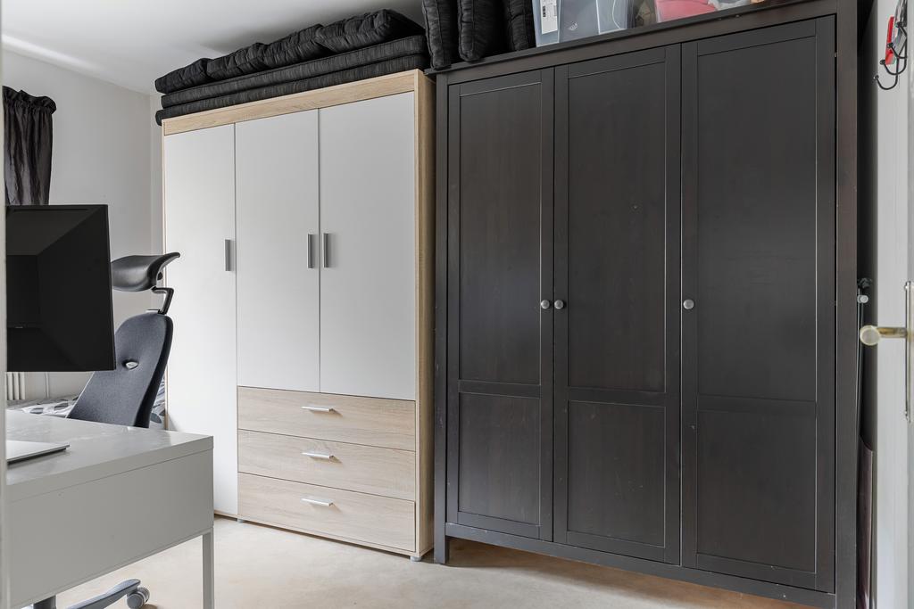 Sovrum som används mer idag som kontor/förvaringsyta.