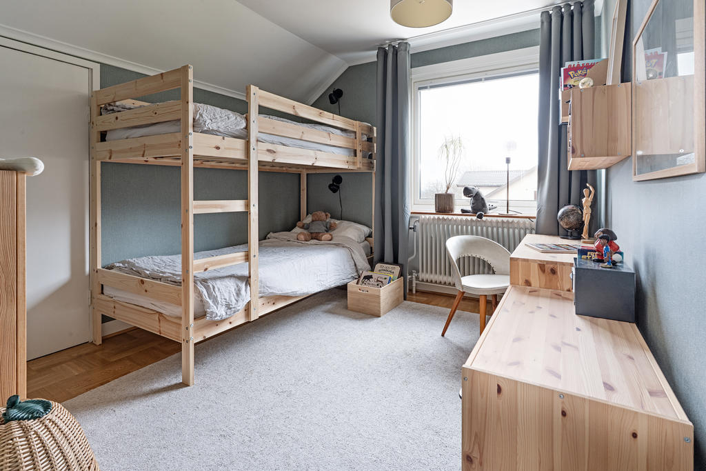 Sovrum 2 (övervåning)