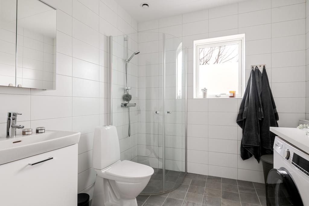 Badrum med kakel och klinker