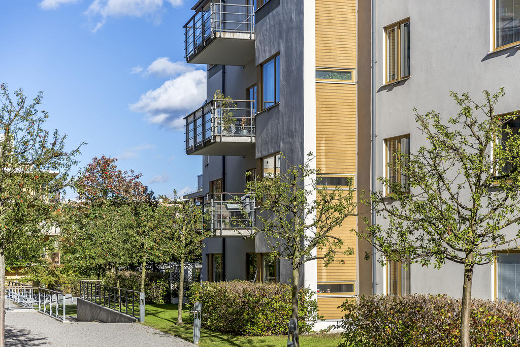 Promenadstråk utanför HSB Brf Olympia.