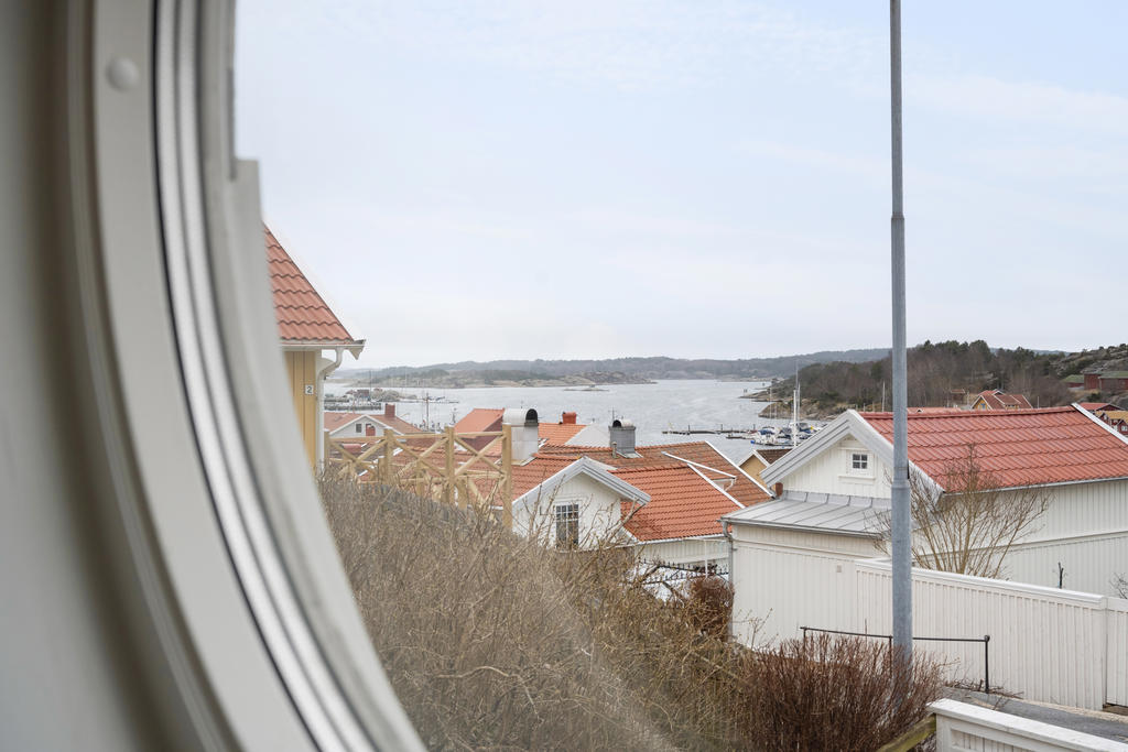 Utsikt fönster sovrum 3 övre plan vån 2