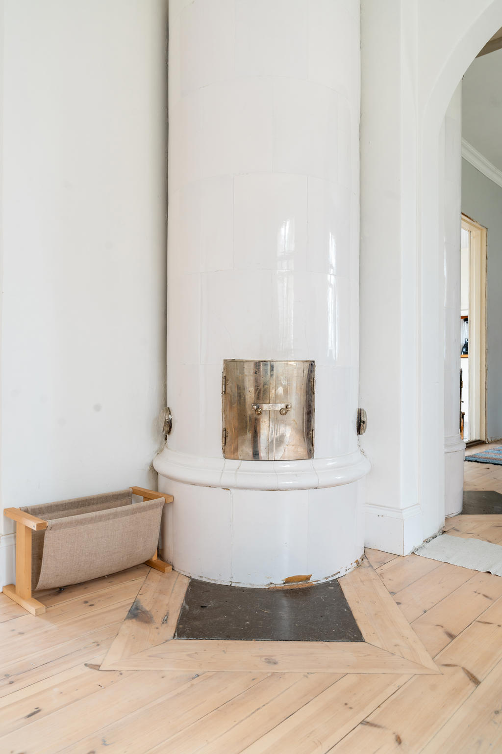 Kakelugn i vardagsrum/allrum