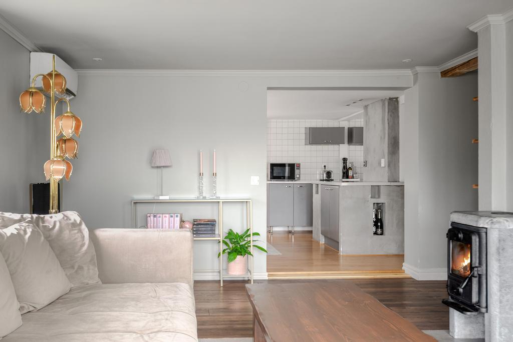 Vardagsrum med öppet mot matrum och kök