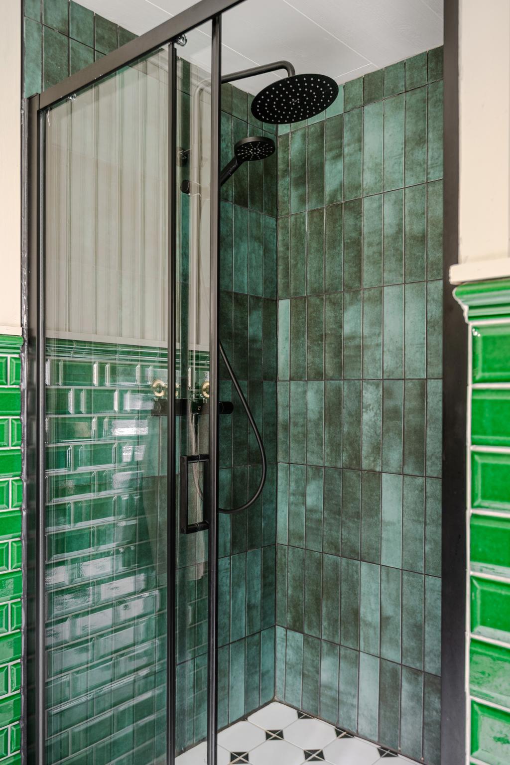 Dushhörna med glasvägg
