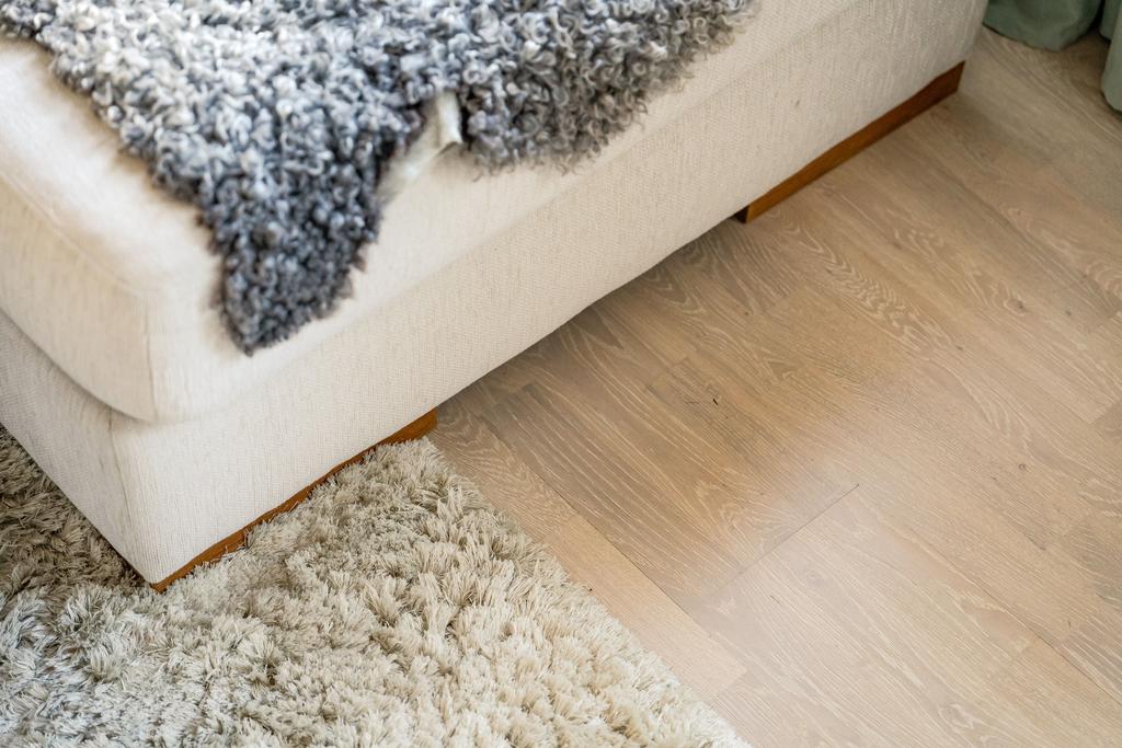 Vitpigmenterat parkettgolv