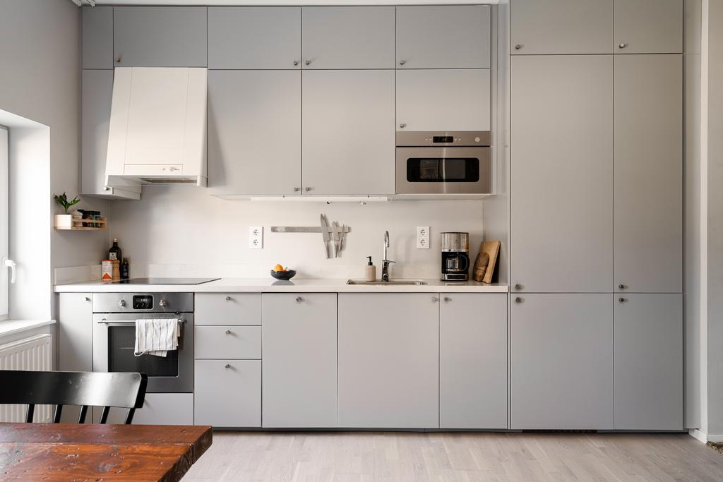 Köket har integrerade vitvaror