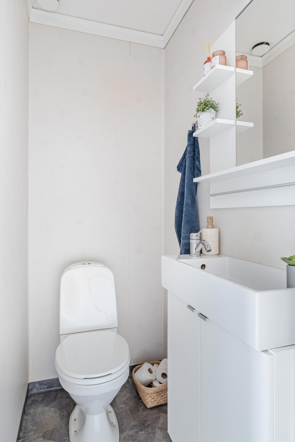 Gästtoalett på entréplan