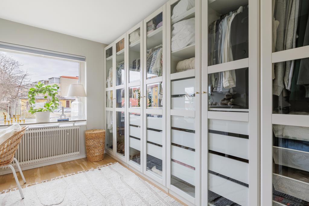 Sovrum som kan nyttjas som walk in closet alt kontor.