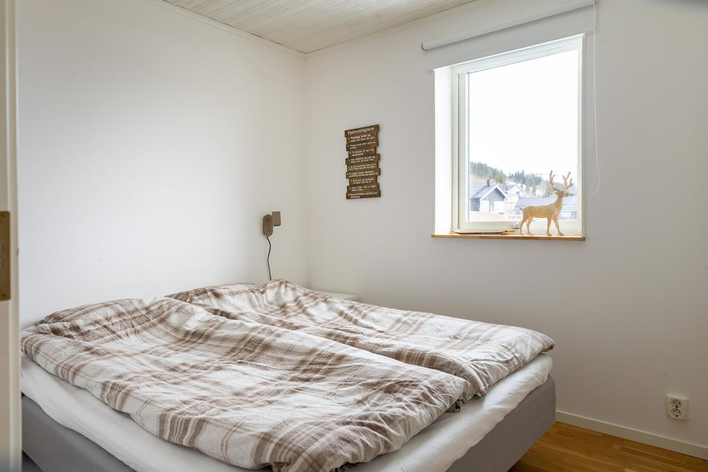 Master bedroom med dubbelsäng