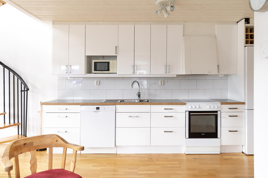 Gott om förvaring och arbetsytor