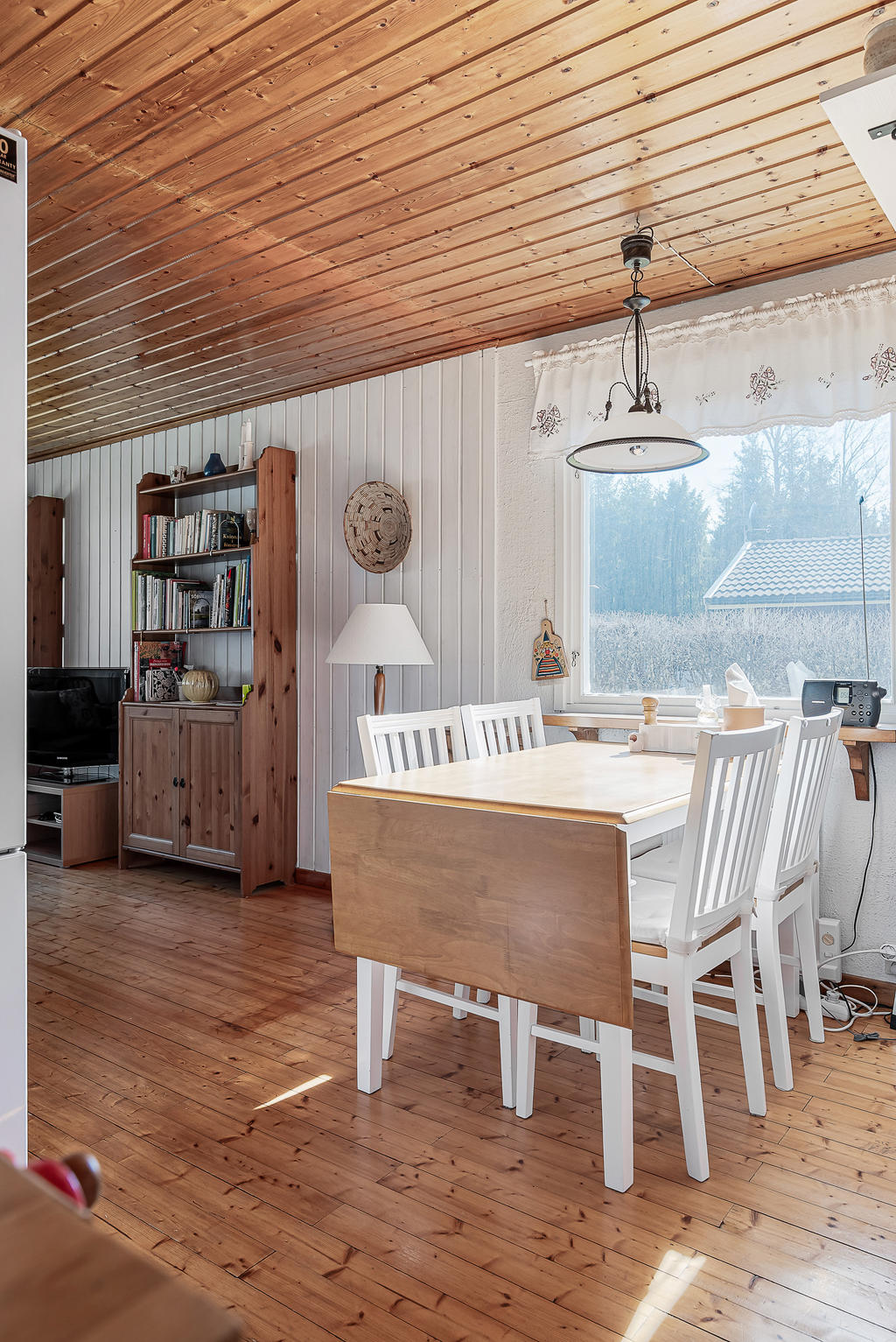 Öppet mellan matplats och storstuga