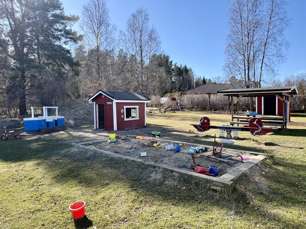 Lekplatsen i området
