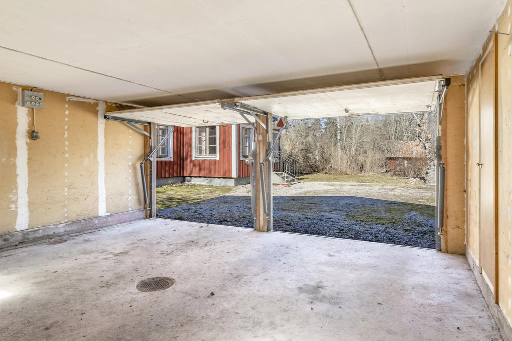 Rymligt dubbelgarage 