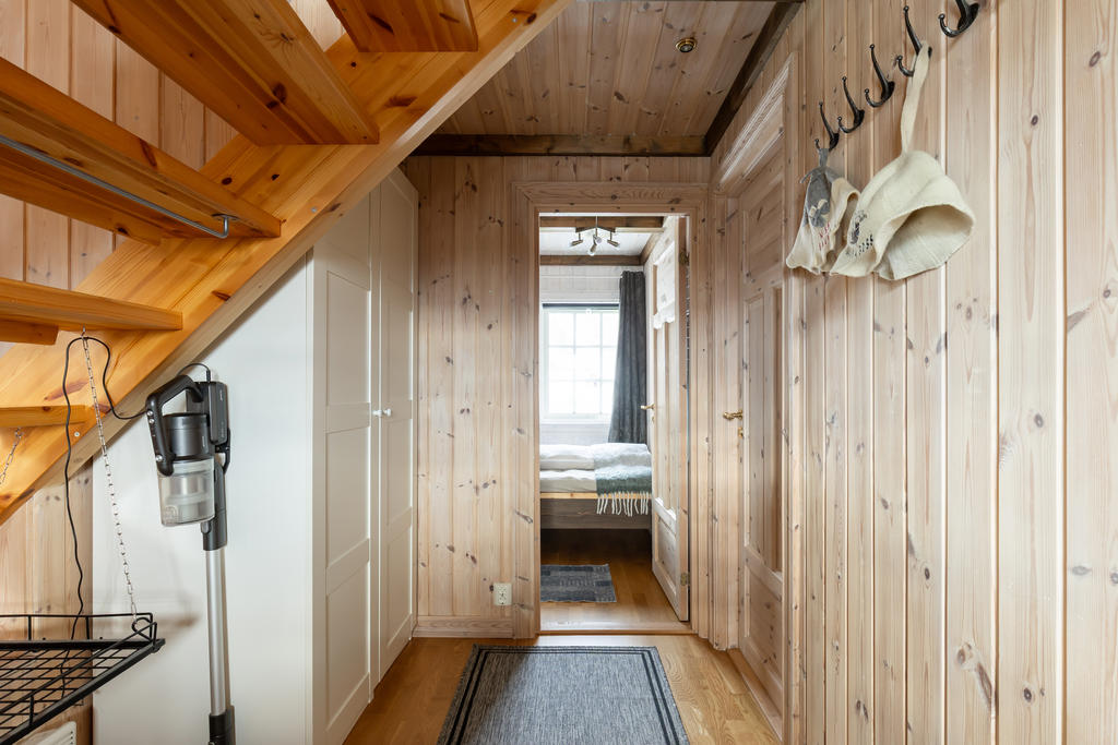 Liten "hall" mellan bostadens tre sovrum