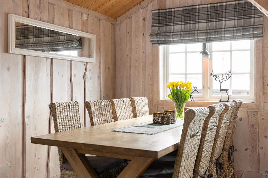 Separat matplats i anslutning till kök och vardagsrum