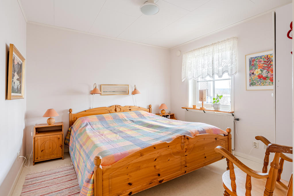 Sovrum på nedre plan