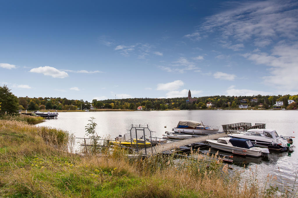 Föreningens brygga i Neglingeviken