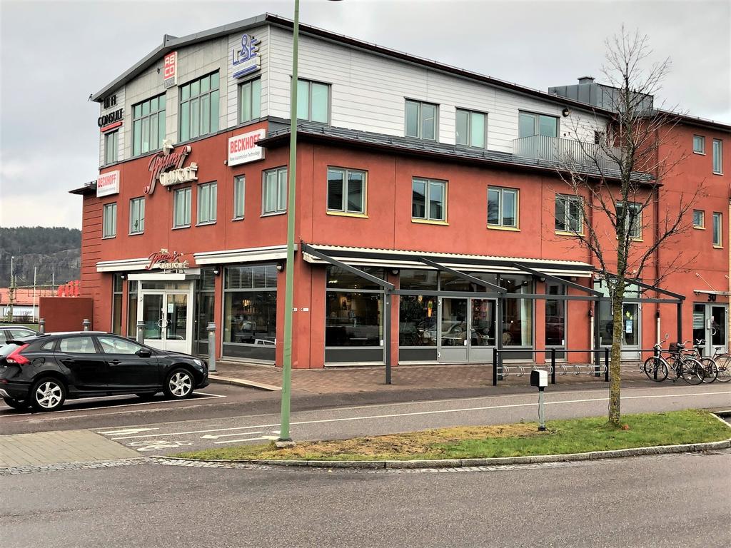 Även fina glasscafét Triumf glass finns i närheten. Själva glassfabriken är även den i Sävedalen.