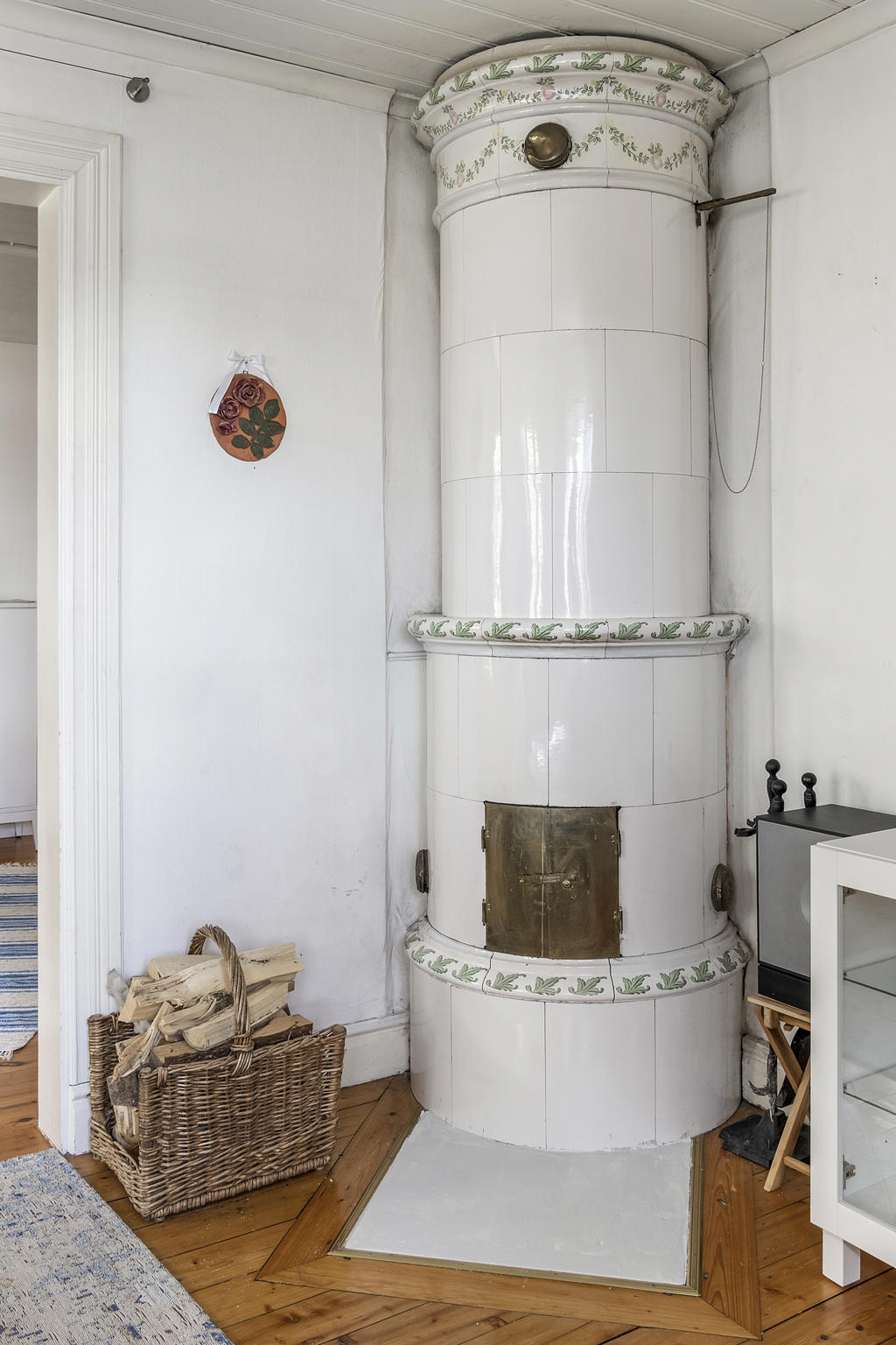 Kakelugn i vardagsrum