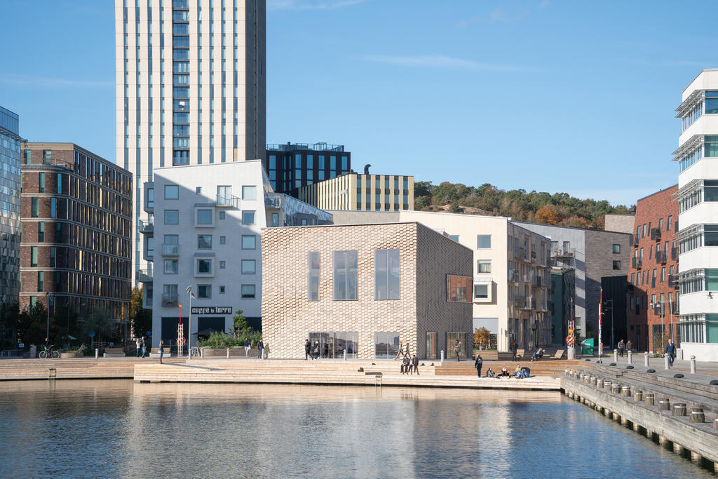 Vy från Lindholmsbron, inzoomad