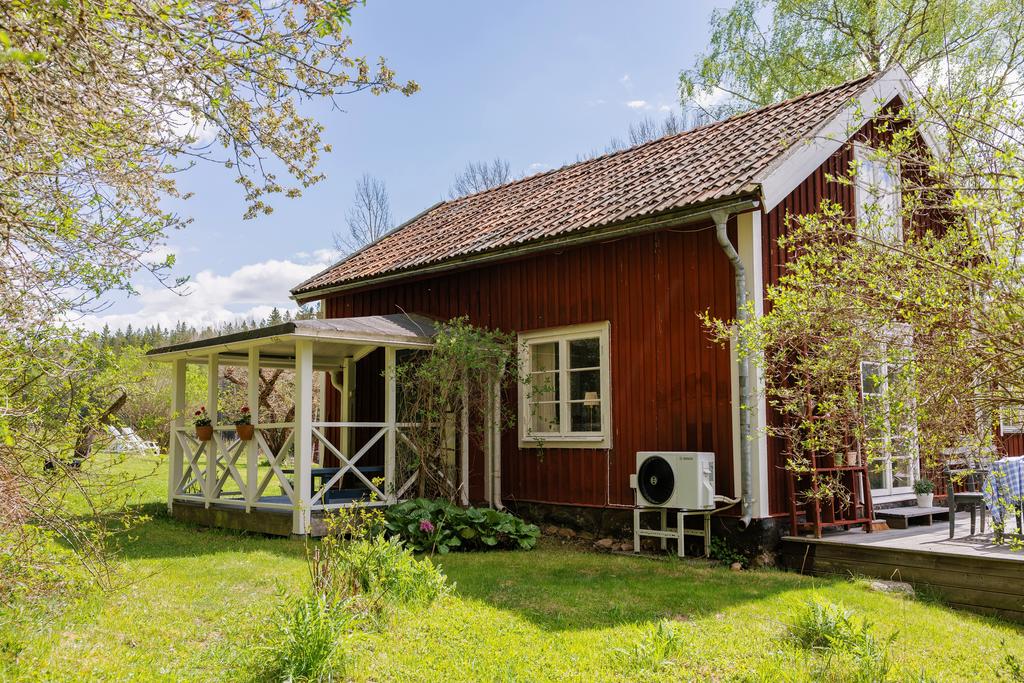 Torpet i 1-plan med inredd vind