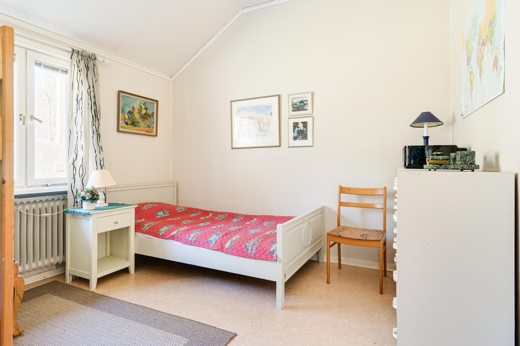 sovrum 1-övre plan.