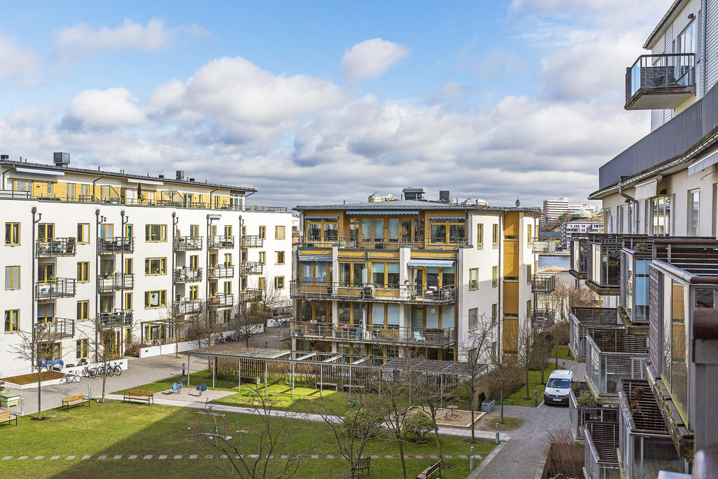 Föreningens gård i vårskrud.