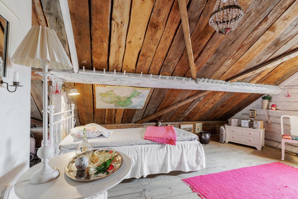 Sovplatser en trappa upp