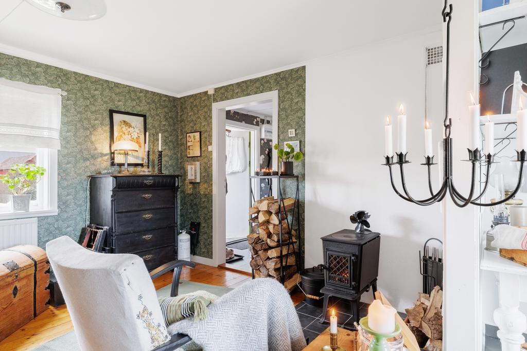 Vardagsrum med kamin