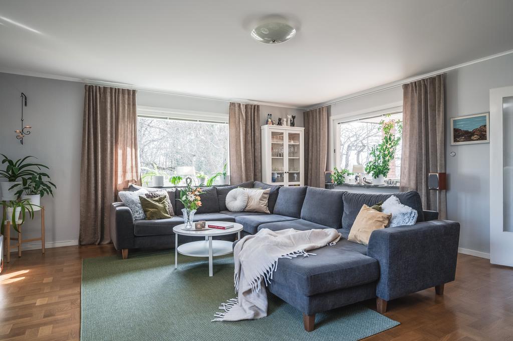 Ljusinsläpp från tre håll!