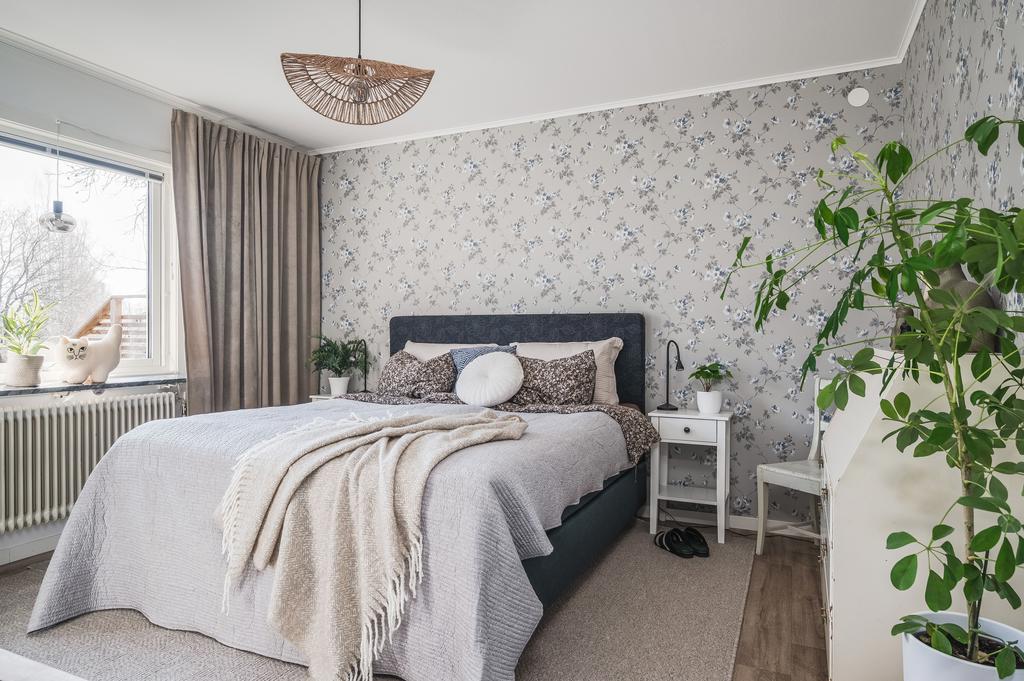 Sovrum 2 rymmer en dubbelsäng