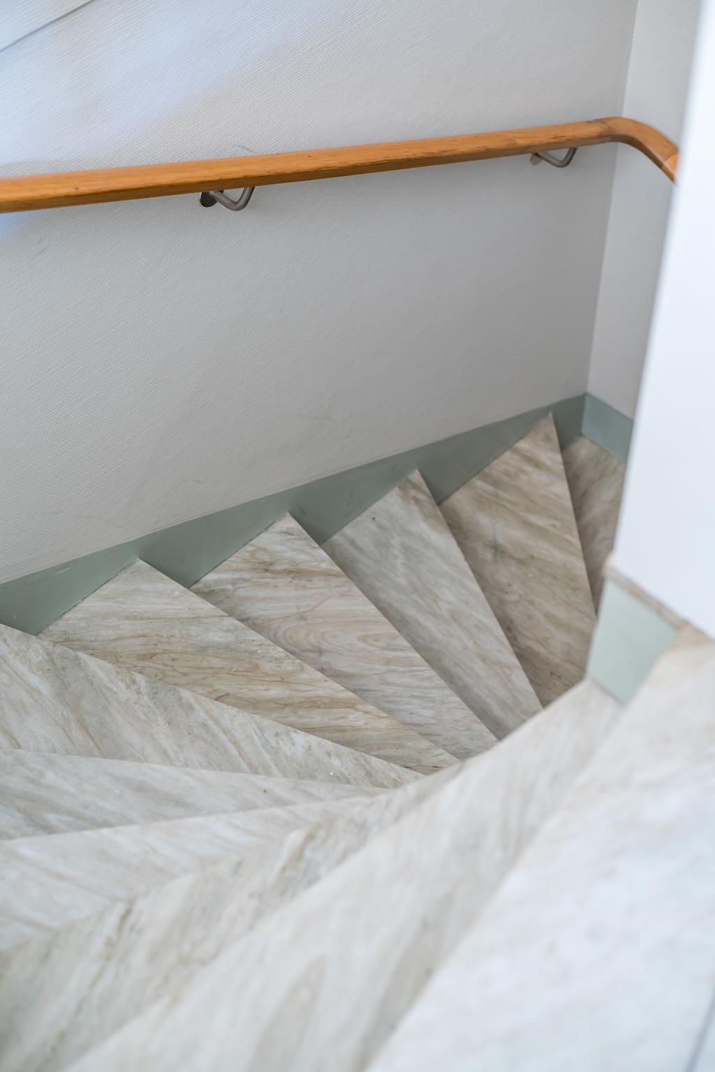 Trappa i gedigen sten!