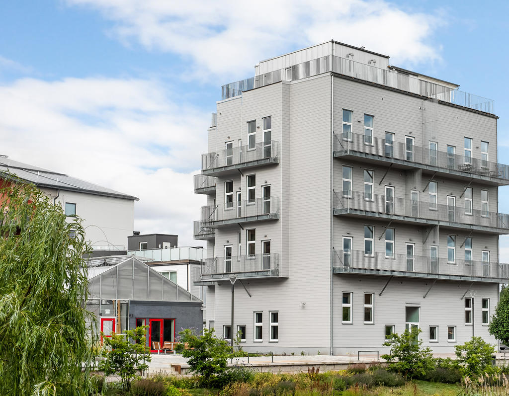 Underbart läge högst upp i huset fritt från insyn