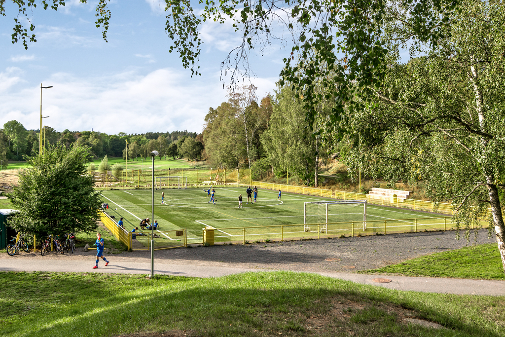 Äventyrspark och ute gym intill Näset och Lidingö Golfbana