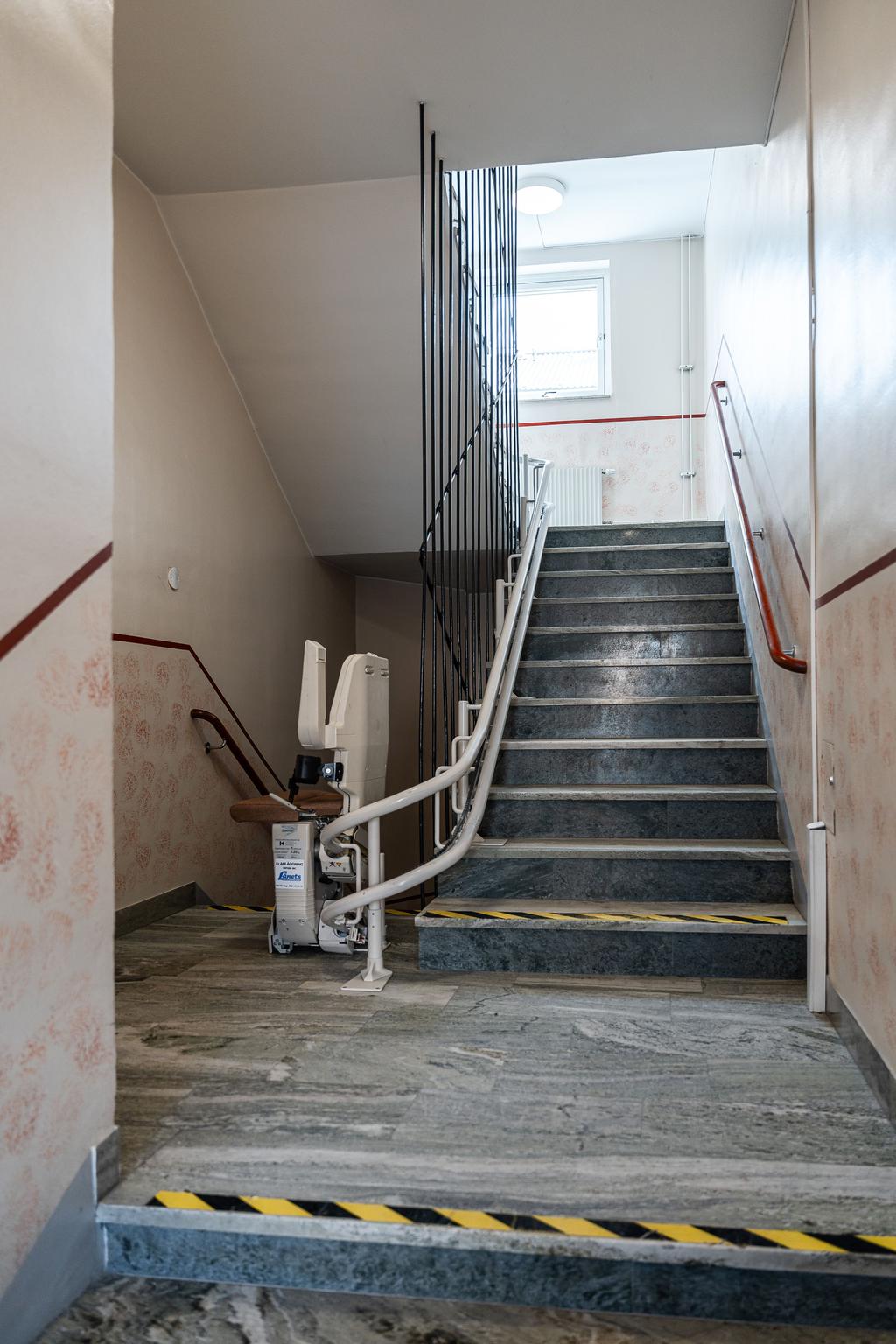 Trapphiss, trapphuset från ingången till föreningen