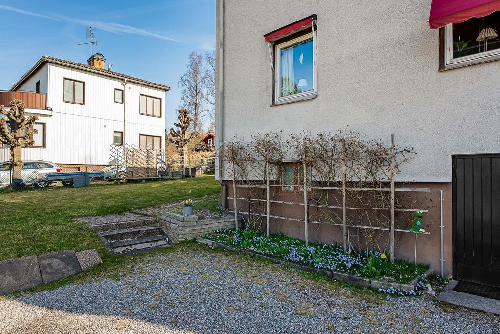 Uppfart med plats för 3 bilar