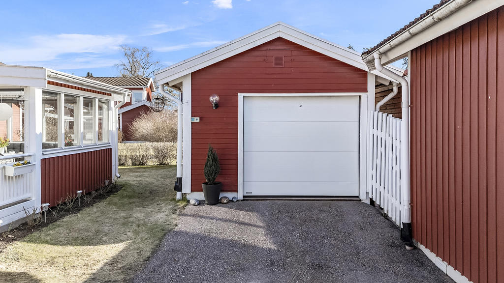 Uppfart med garage