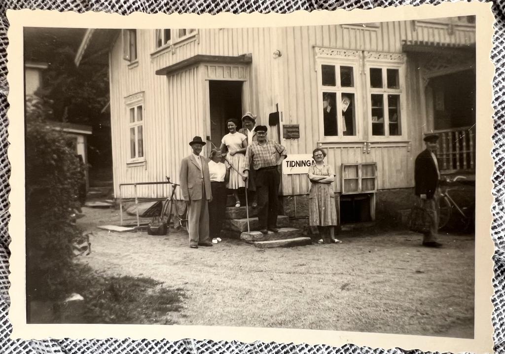 Fotot är taget på sent 40-tal. 
Läs mer om historien berättad av säljaren.