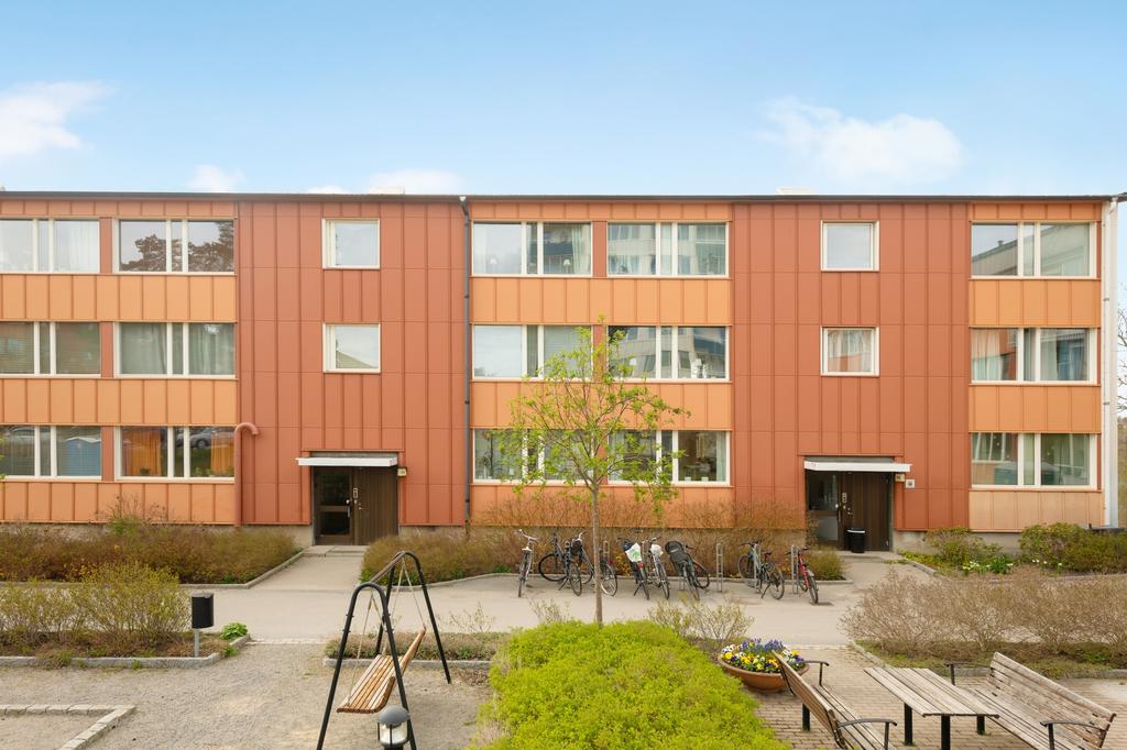 Belägen mot lugn, bilfri innergård