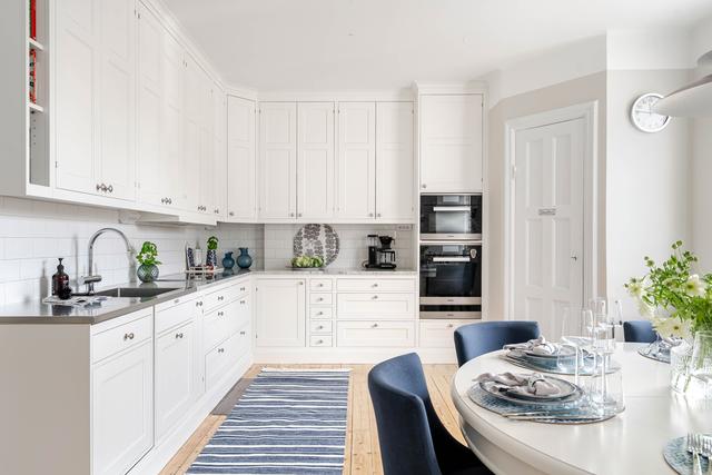 Vitvaror såsom ångugn med tallriksvärmare samt ugn från Miele