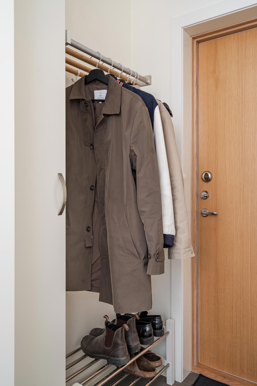 Avhängning innanför dörren