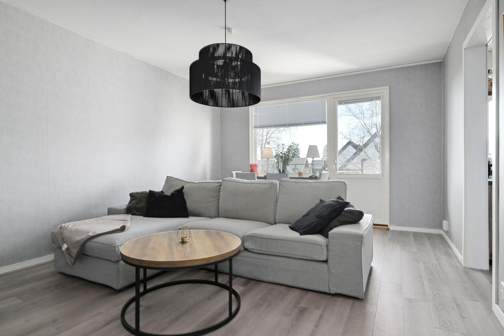 Vardagsrummet - mot balkongen