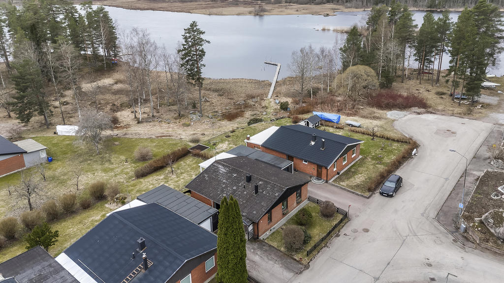 Nära  ett dopp från bryggan