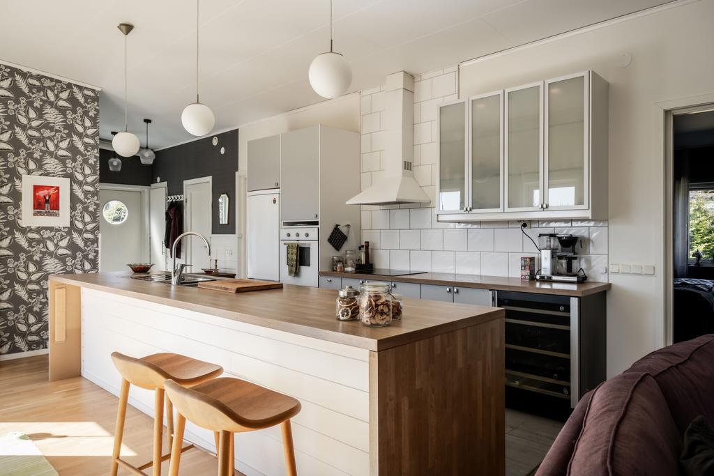 Kök med köksö