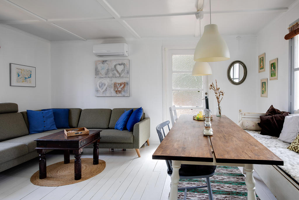 Här finns plats för både tv-soffa och matbord